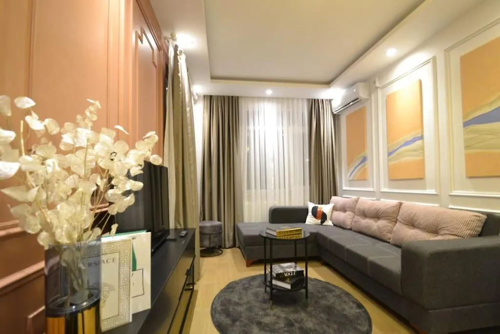 Istanbultouristic Place Near Home דירה